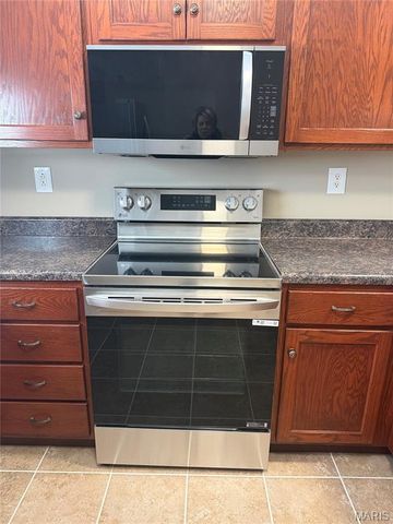 26147 N Carol Street, Warrenton, MO 63383