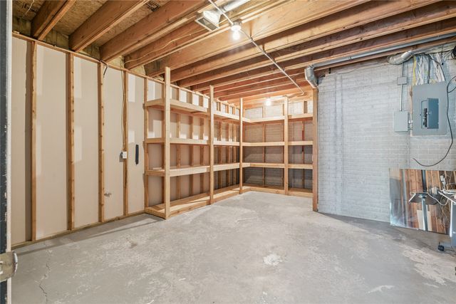 1500 Dover Bay Drive, Clive, IA 50325