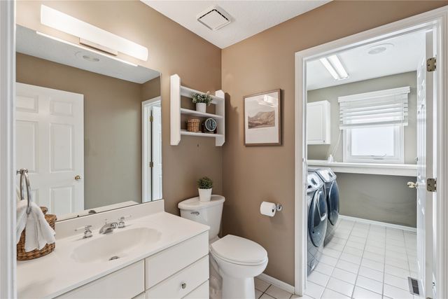 1500 Dover Bay Drive, Clive, IA 50325