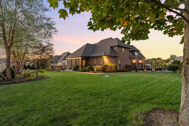 312 Fawns Pass, Lebanon, TN 37087