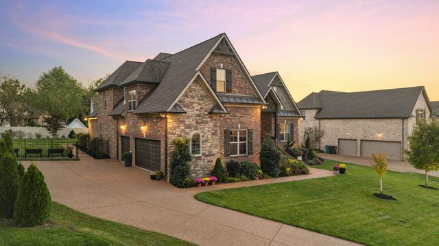 312 Fawns Pass, Lebanon, TN 37087