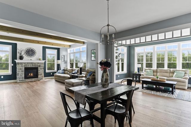 2058 N AUTUMN CHASE DR, Mechanicsburg, PA 17055