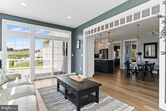 2058 N AUTUMN CHASE DR, Mechanicsburg, PA 17055