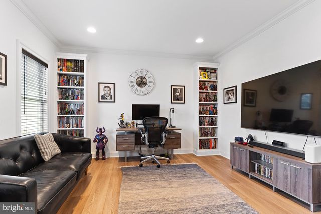 2058 N AUTUMN CHASE DR, Mechanicsburg, PA 17055