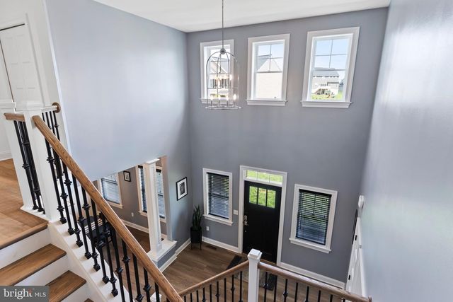 2058 N AUTUMN CHASE DR, Mechanicsburg, PA 17055