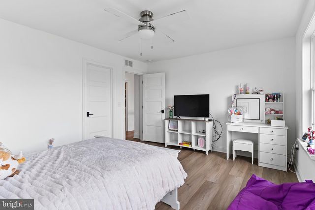 2058 N AUTUMN CHASE DR, Mechanicsburg, PA 17055