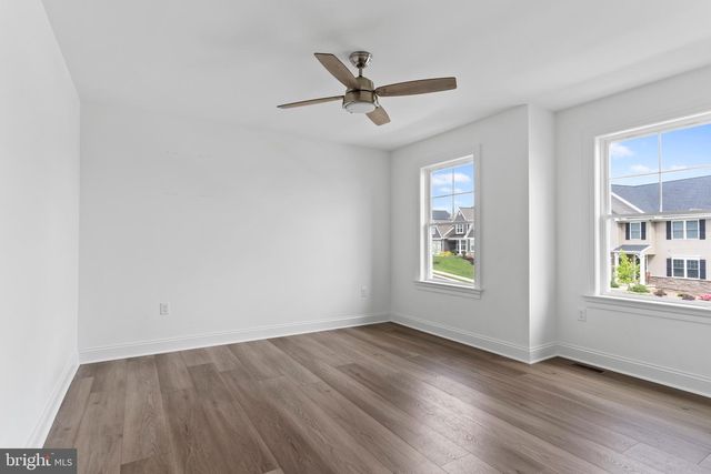 2058 N AUTUMN CHASE DR, Mechanicsburg, PA 17055