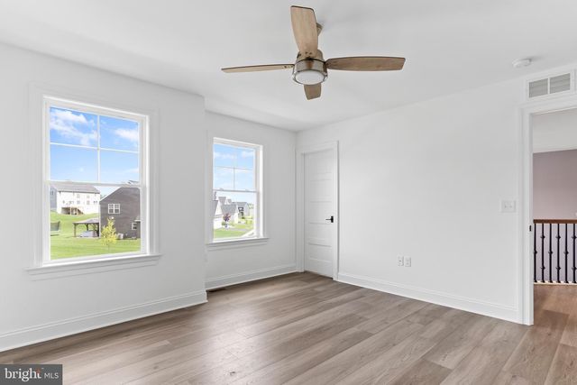 2058 N AUTUMN CHASE DR, Mechanicsburg, PA 17055