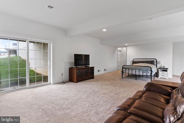 2058 N AUTUMN CHASE DR, Mechanicsburg, PA 17055