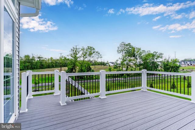 2058 N AUTUMN CHASE DR, Mechanicsburg, PA 17055