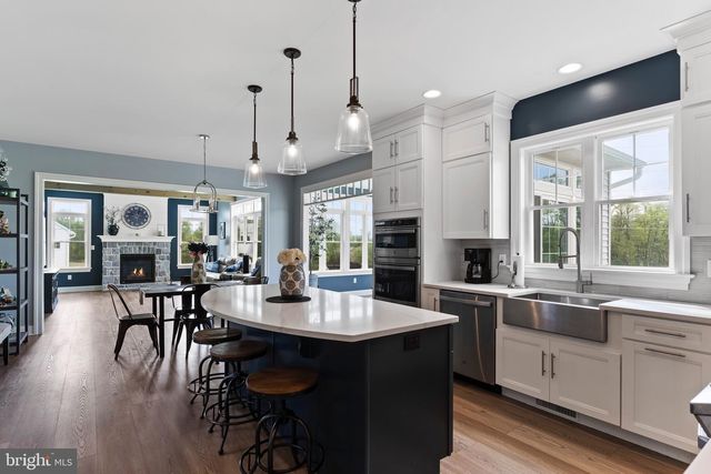 2058 N AUTUMN CHASE DR, Mechanicsburg, PA 17055