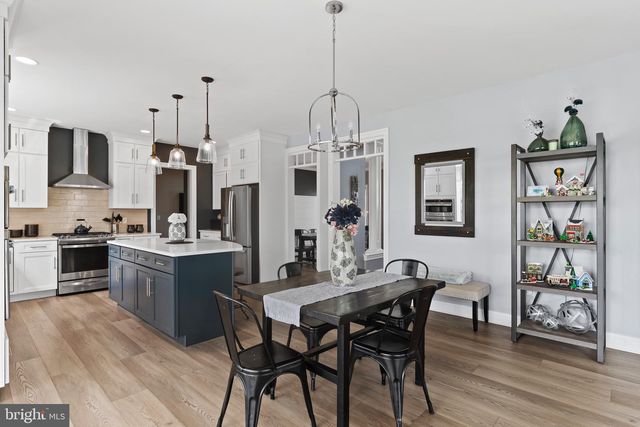 2058 N AUTUMN CHASE DR, Mechanicsburg, PA 17055