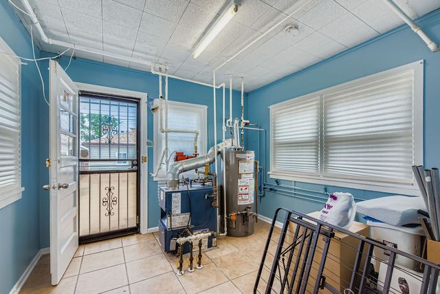 5322 W Addison Street, Chicago, IL 60641