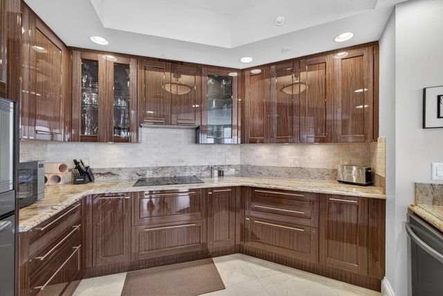 2700 N Ocean Drive 905B, Singer Island, FL 33404