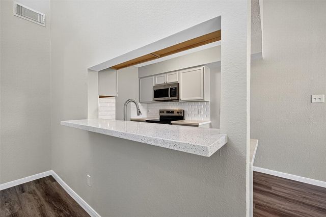 13434 Woodring Drive, Houston, TX 77045