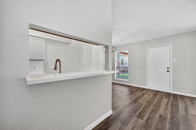 13434 Woodring Drive, Houston, TX 77045
