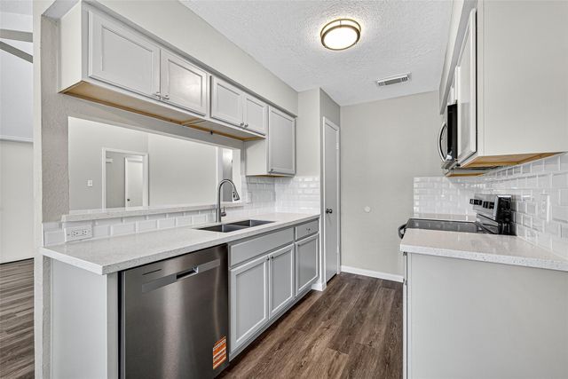 13434 Woodring Drive, Houston, TX 77045
