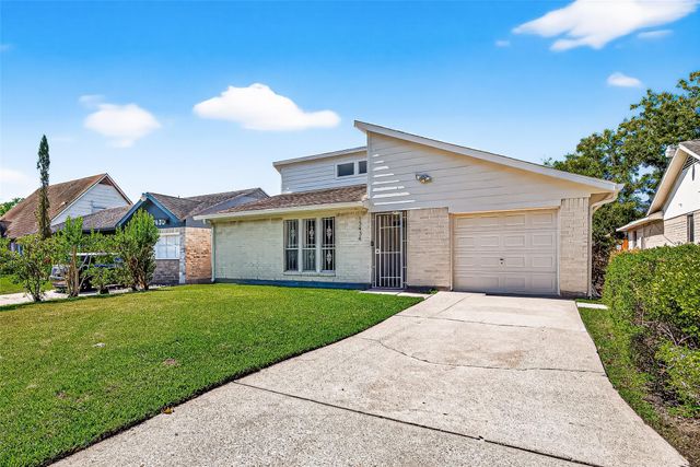 13434 Woodring Drive, Houston, TX 77045