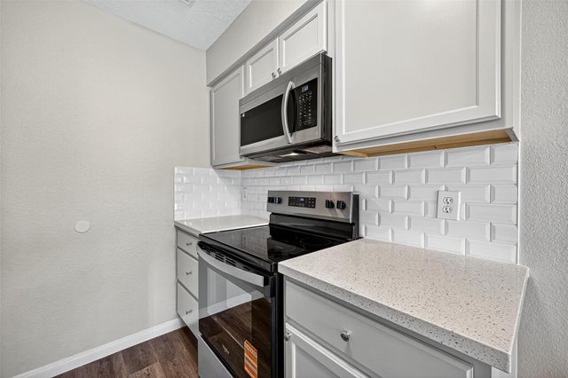 13434 Woodring Drive, Houston, TX 77045