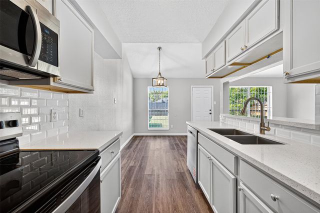 13434 Woodring Drive, Houston, TX 77045