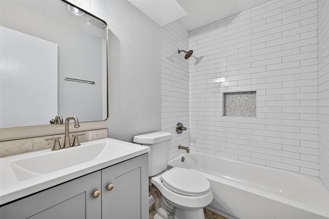 13434 Woodring Drive, Houston, TX 77045