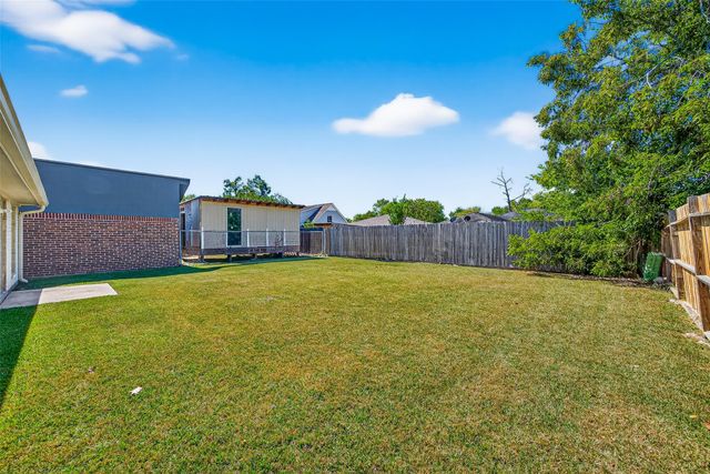 13434 Woodring Drive, Houston, TX 77045