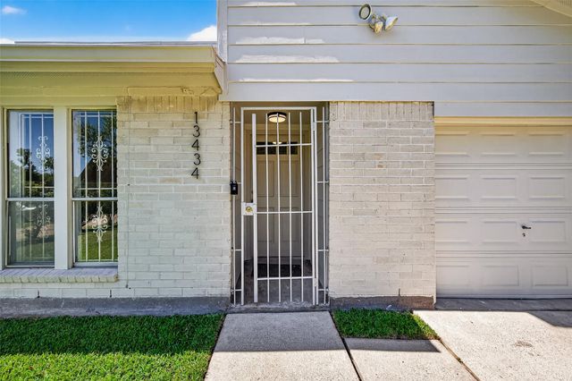 13434 Woodring Drive, Houston, TX 77045