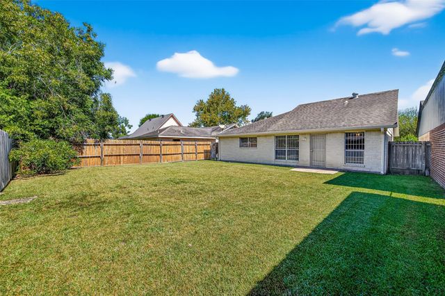 13434 Woodring Drive, Houston, TX 77045
