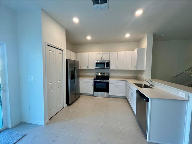 36113 RISA MICHELE STREET, Zephyrhills, FL 33541