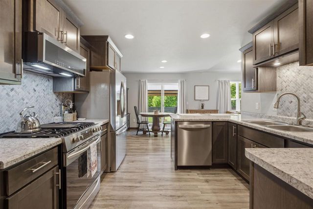 3308 ISAAC LANE, Oshkosh, WI 54902