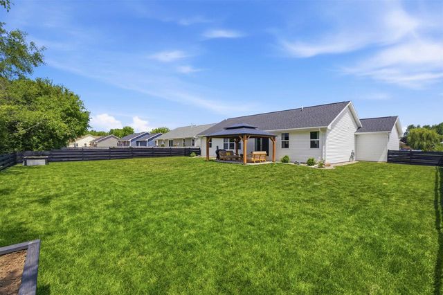 3308 ISAAC LANE, Oshkosh, WI 54902
