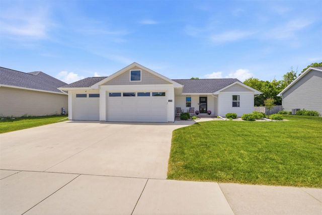 3308 ISAAC LANE, Oshkosh, WI 54902