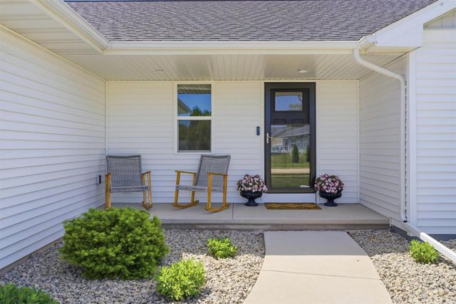 3308 ISAAC LANE, Oshkosh, WI 54902