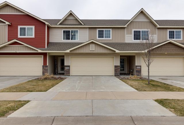 8656 Gateway Circle, Monticello, MN 55362