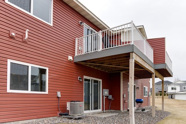 8656 Gateway Circle, Monticello, MN 55362