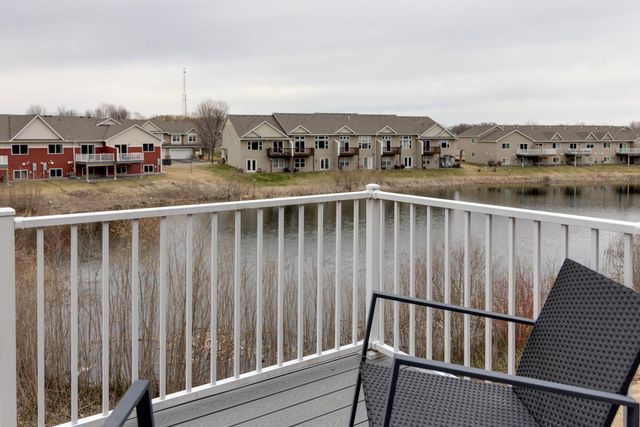 8656 Gateway Circle, Monticello, MN 55362