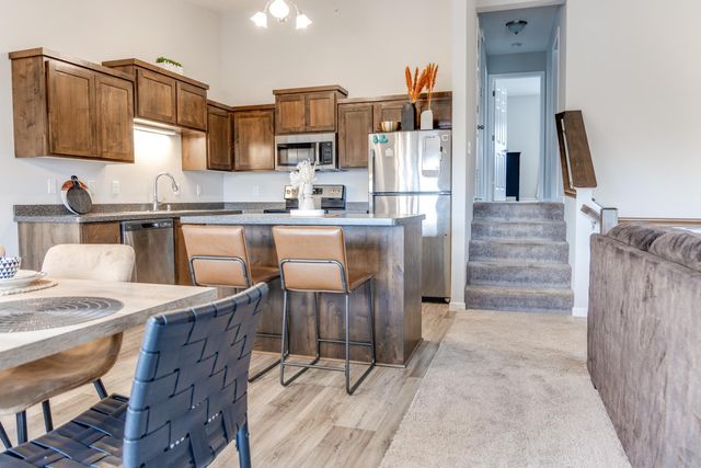 8656 Gateway Circle, Monticello, MN 55362
