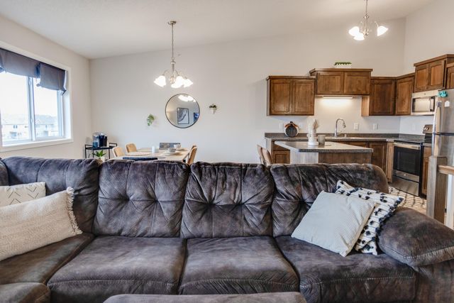 8656 Gateway Circle, Monticello, MN 55362