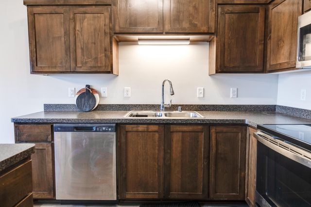 8656 Gateway Circle, Monticello, MN 55362