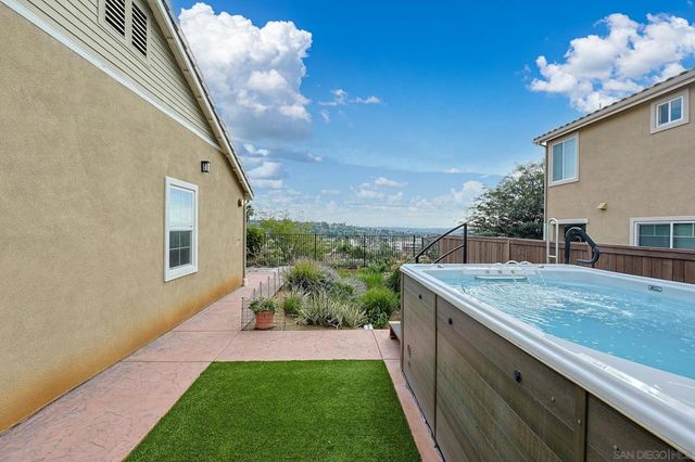 1818 Hayden Ranch Rd, Vista, CA 92084