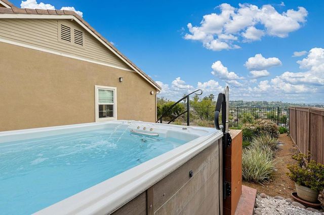 1818 Hayden Ranch Rd, Vista, CA 92084