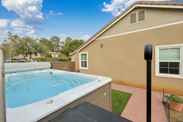 1818 Hayden Ranch Rd, Vista, CA 92084