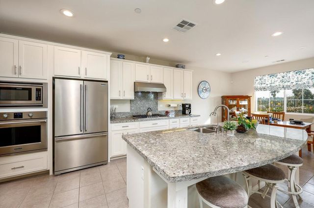 1818 Hayden Ranch Rd, Vista, CA 92084