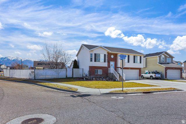 4602 S 4000 W, Roy, UT 84067