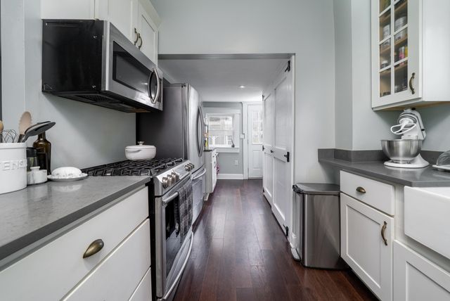 13 Poplar Street, Charleston, SC 29403