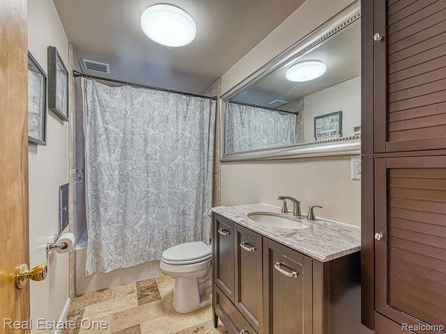 22923 Columbia Street, Dearborn, MI 48124
