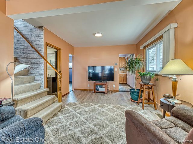 22923 Columbia Street, Dearborn, MI 48124
