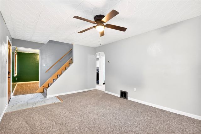 124 Bunker Hill Rd, Center Twp, PA 15001