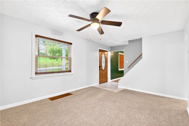 124 Bunker Hill Rd, Center Twp, PA 15001