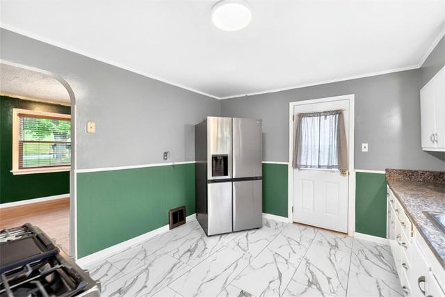 124 Bunker Hill Rd, Center Twp, PA 15001